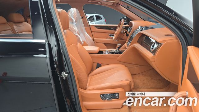 Bentley Bentayga 2018 — photo 11
