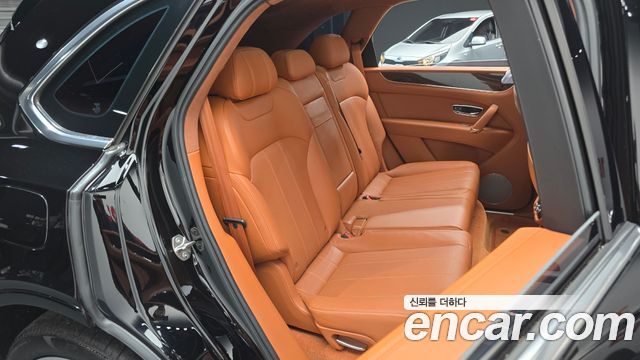 Bentley Bentayga 2018 — photo 12