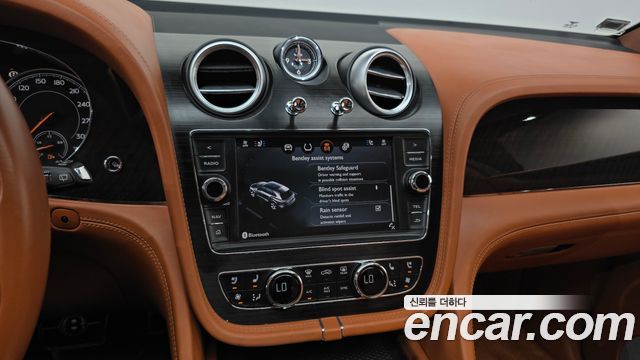 Bentley Bentayga 2018 — photo 14