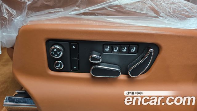 Bentley Bentayga 2018 — photo 17