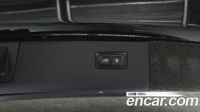 Bentley Bentayga 2018 — photo 20