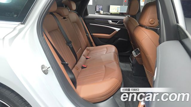 Audi A6 2021 — photo 17