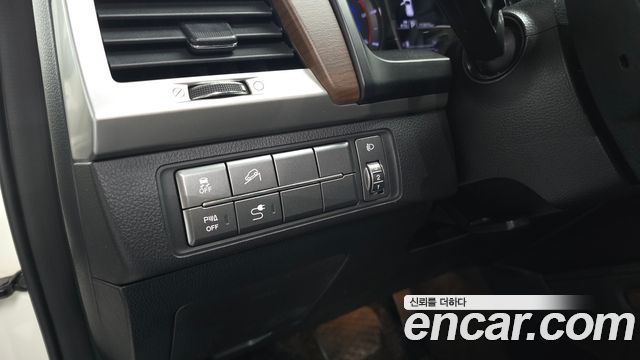 KG Mobility Rexton 2018 — photo 24