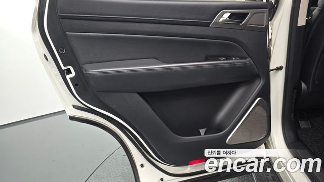 KG Mobility Rexton 2018 — photo 15