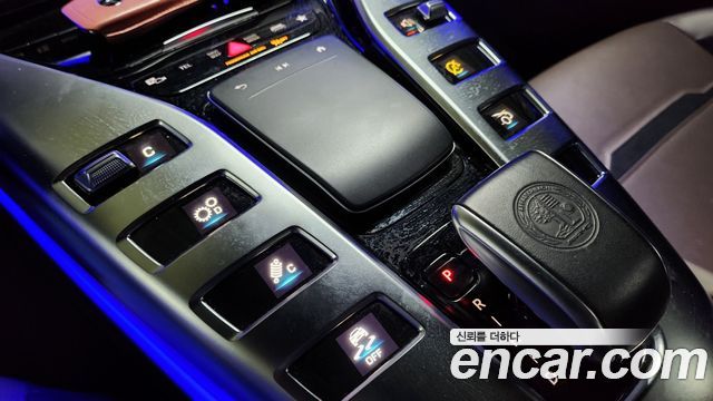 Mercedes-Benz AMG GT 2021 — photo 9