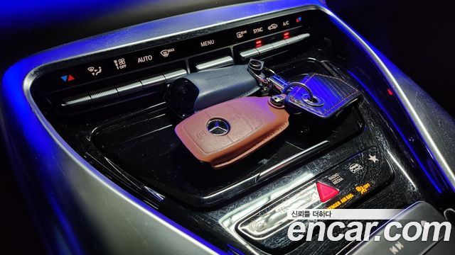 Mercedes-Benz AMG GT 2021 — photo 16