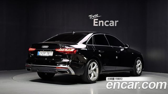 Audi A4 2021 — photo 2