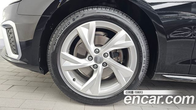 Audi A4 2021 — photo 5