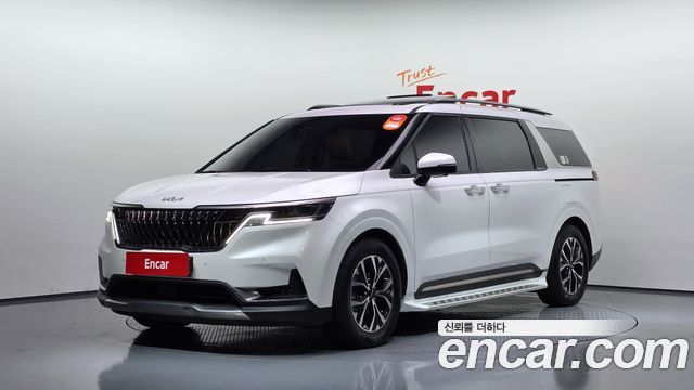 Kia Canival 2023 — photo 1