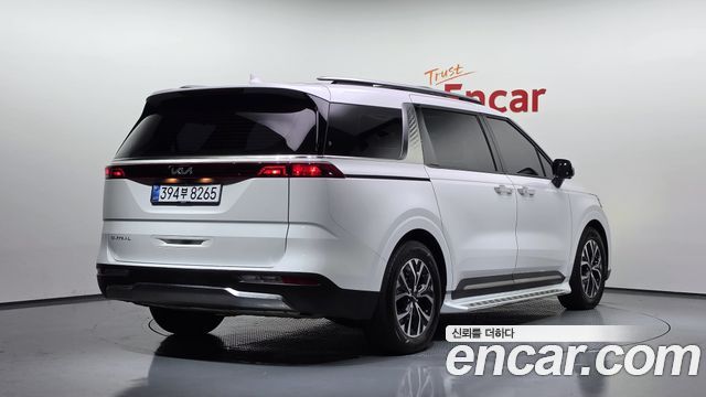 Kia Canival 2023 — photo 2
