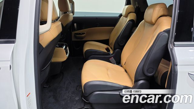 Kia Canival 2023 — photo 17