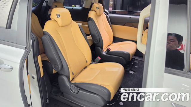 Kia Canival 2023 — photo 18