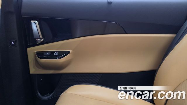 Kia Canival 2023 — photo 15