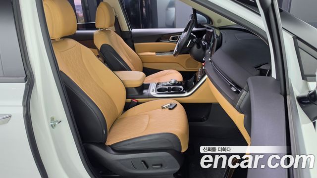 Kia Canival 2023 — photo 16