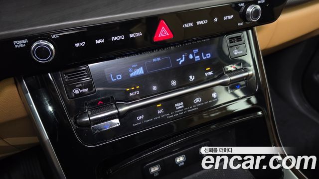 Kia Canival 2023 — photo 31