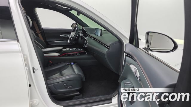 Genesis GV70 2022 — photo 16