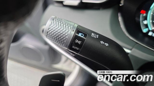 Genesis GV70 2022 — photo 27