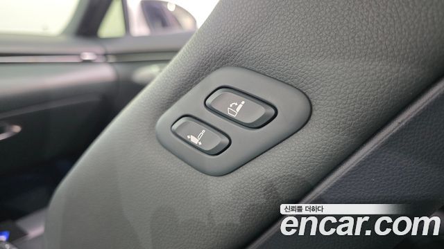 Genesis GV70 2022 — photo 31
