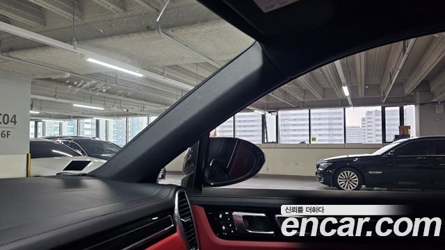 Porsche Cayenne 2023 — photo 4