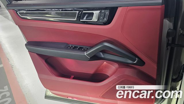 Porsche Cayenne 2023 — photo 7