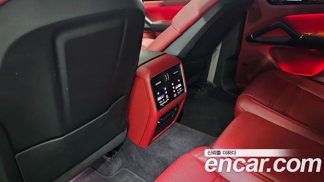 Porsche Cayenne 2023 — photo 15