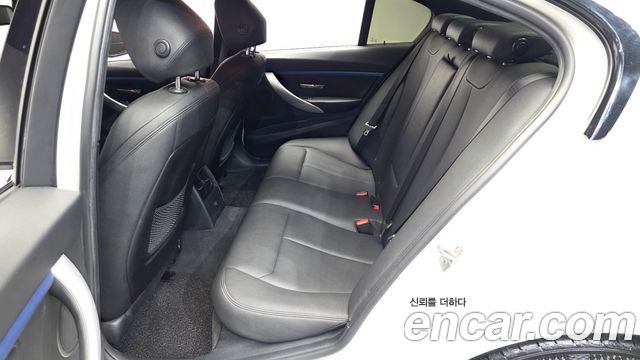 BMW 3-Series 2017 — photo 11