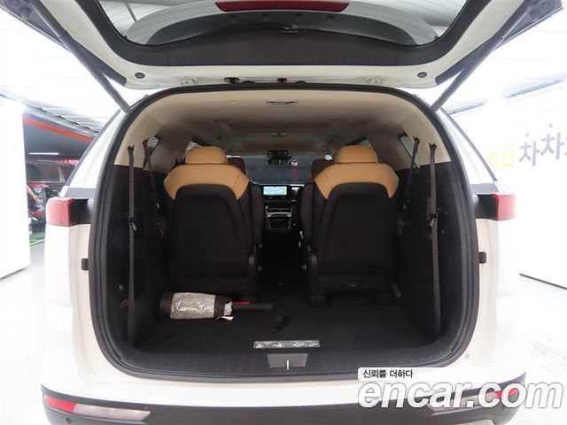 Kia Canival 2022 — photo 18