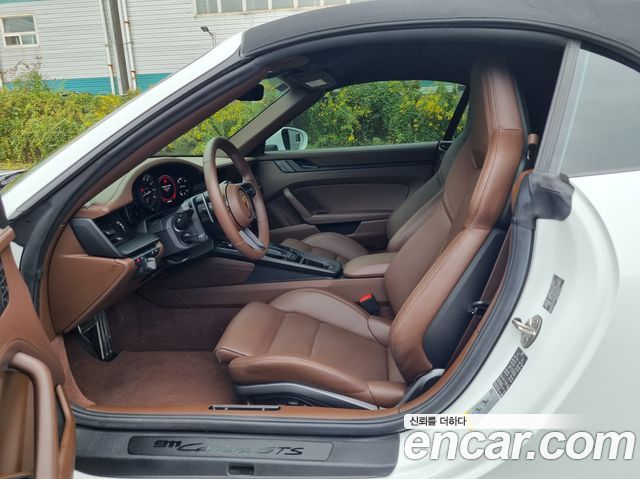 Porsche 911 2024 — photo 12