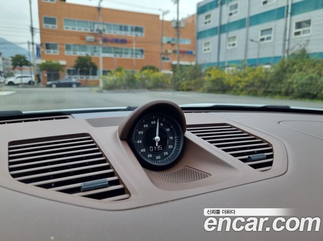 Porsche 911 2024 — photo 18