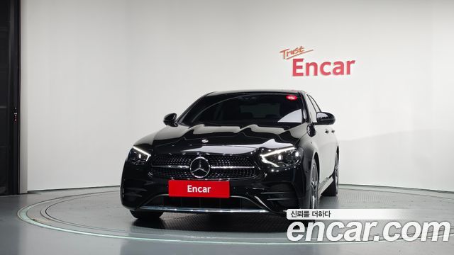 Mercedes-Benz E-Class 2023 — photo 3
