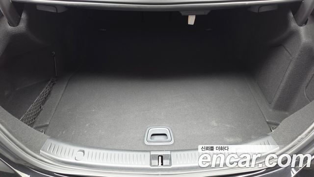 Mercedes-Benz E-Class 2023 — photo 26