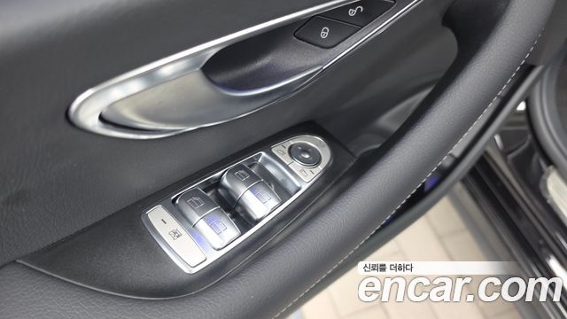 Mercedes-Benz E-Class 2023 — photo 30