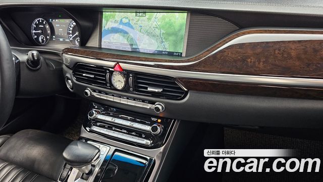 Genesis EQ900 2016 — photo 14