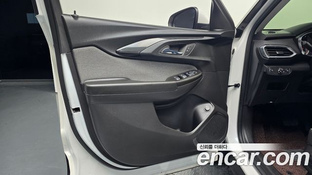 Chevrolet Korea Trailblazer 2023 — photo 14