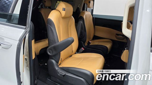 Kia Canival 2021 — photo 17