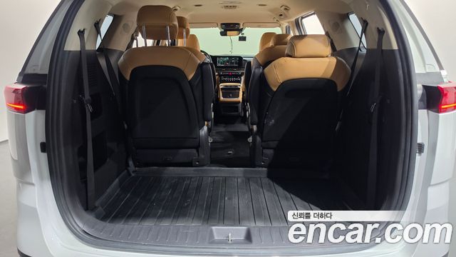 Kia Canival 2021 — photo 24