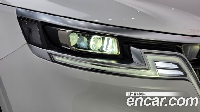 Kia Canival 2021 — photo 8