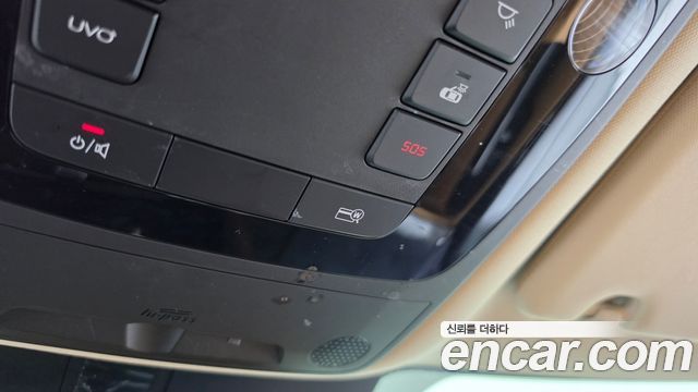 Kia Canival 2021 — photo 28