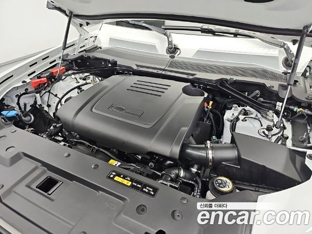Land Rover Defender 2025 — photo 5
