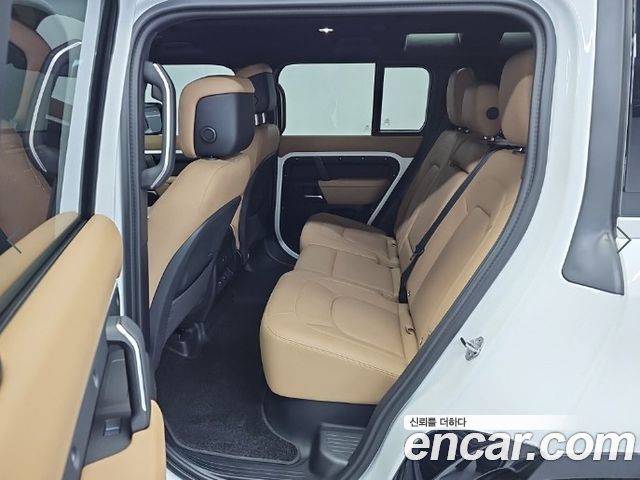 Land Rover Defender 2025 — photo 12