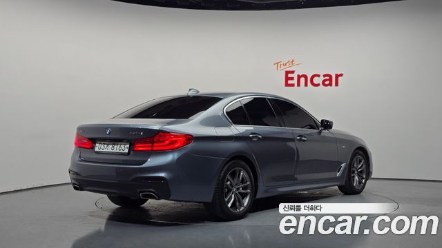 BMW 5-Series 2018 — photo 2