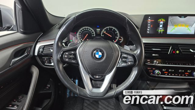 BMW 5-Series 2018 — photo 12