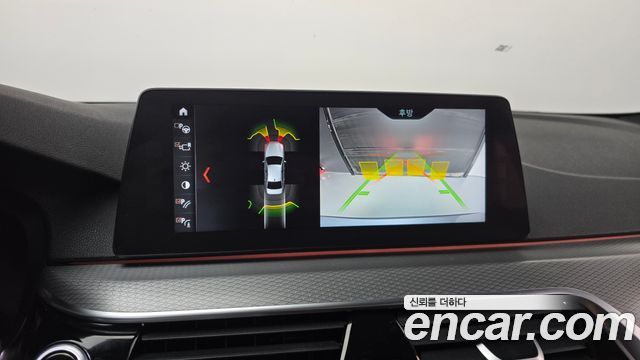BMW 5-Series 2018 — photo 14