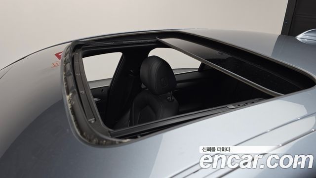 BMW 5-Series 2018 — photo 19