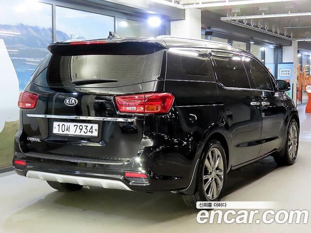 Kia Canival 2019 — photo 5