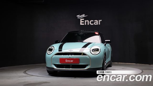 Mini Cooper 2024 — photo 3