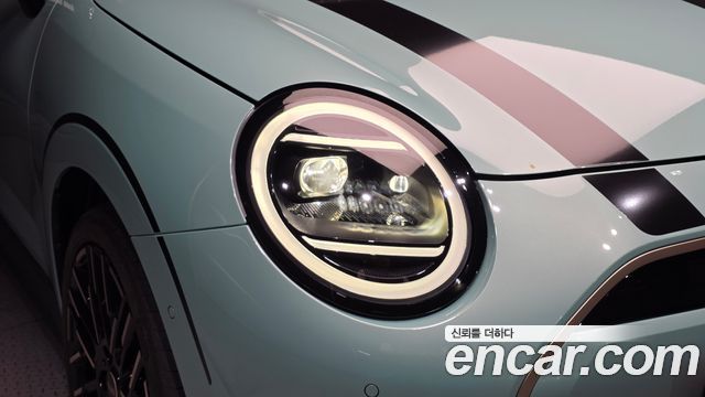 Mini Cooper 2024 — photo 8