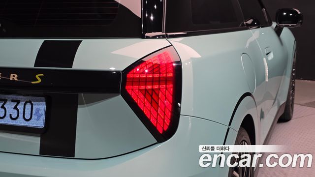 Mini Cooper 2024 — photo 9