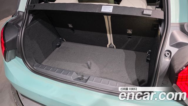 Mini Cooper 2024 — photo 30