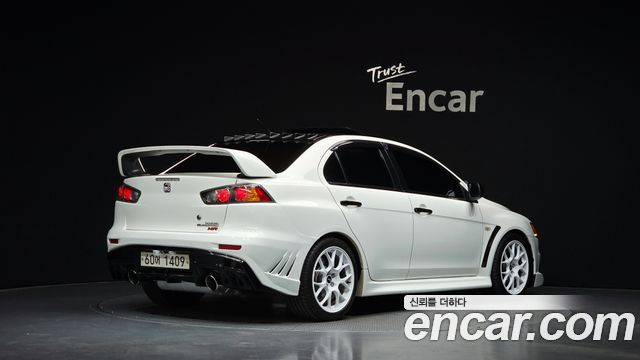 Mitsubishi Lancer Evolution 2012 — photo 2